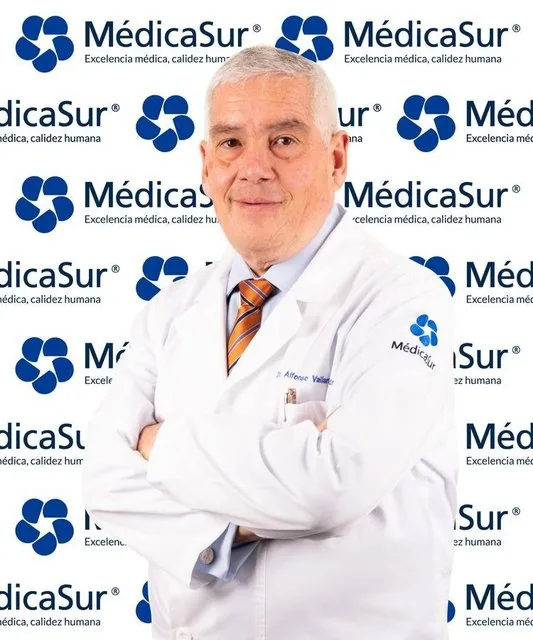 DR. RAÚL ALFONSO VALLARTA RODRÍGUEZ Cirugía Plástica Médica Sur Copyright